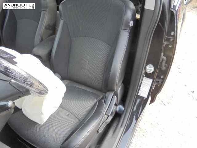 Asiento delantero izquierdo 3713586