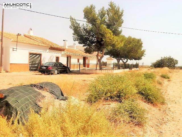 Terreno rustico de 80.000 m2 con dos casas fuente Alamo