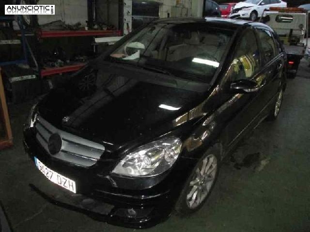 Rejilla delantera mercedes clase b 2.0