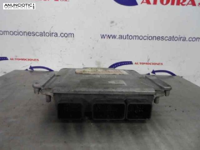 Centralita 525024} de peugeot 306