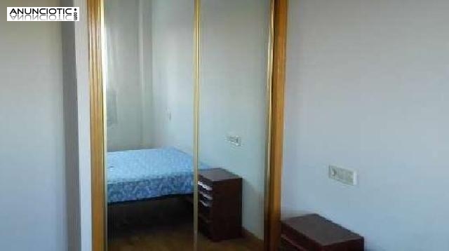 Se alquila 1er apartamento con ascensor muy lu