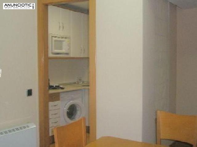 Se alquila 1er apartamento con ascensor muy lu 