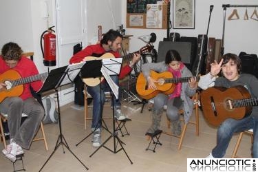 CLASES DE GUITARRA FLAMENCA, CLÁSICA, ACÚSTICA, ELÉCTRICA y BAJO.