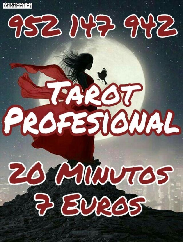 Consulta con profesionales del tarot 30 minutos 10 euros .