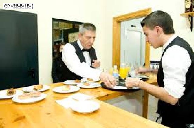 Urgen camareros, cocineros y ayudantes en restaurantes