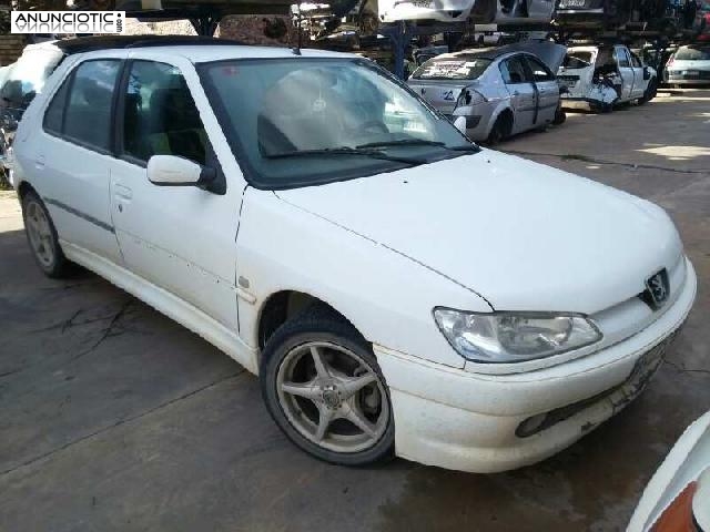 Peugeot 306 del 2001 para despiece