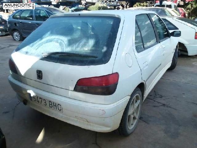 Peugeot 306 del 2001 para despiece