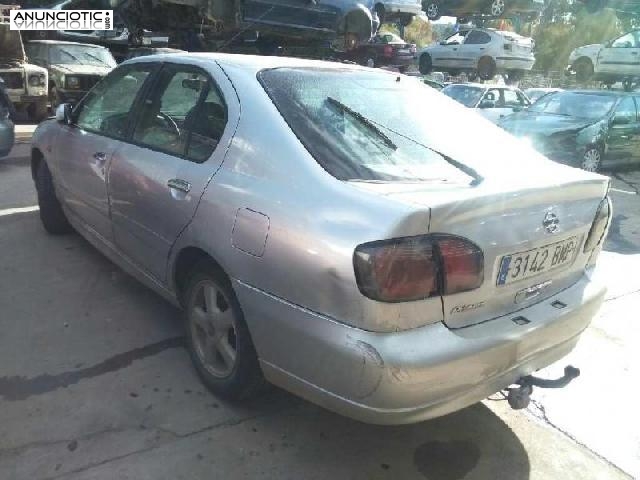 Nissan primera berlina de 2002