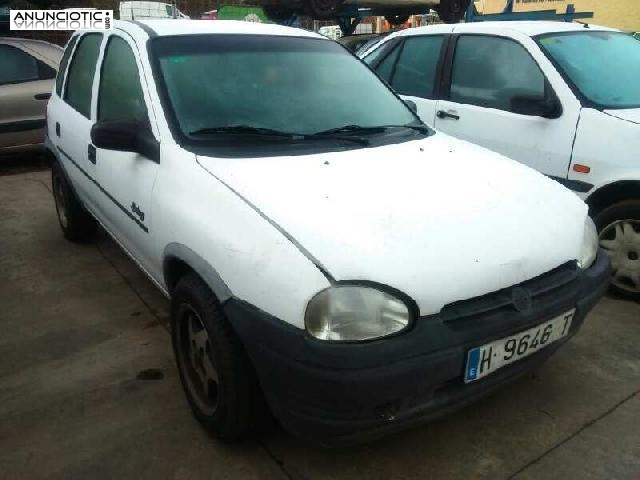 Opel corsa del 96 blanco para piezas