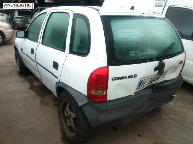 Opel corsa del 96 blanco para piezas