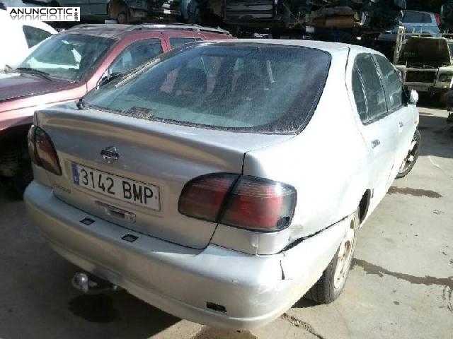 Nissan primera berlina de 2002