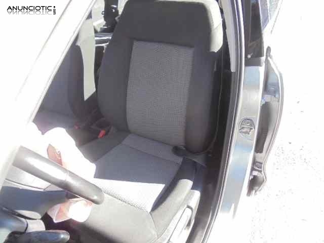 Asiento delantero izquierdo 4122615