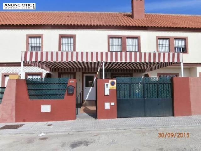 Gran casa adosada de 6 habitaciones por 66000?