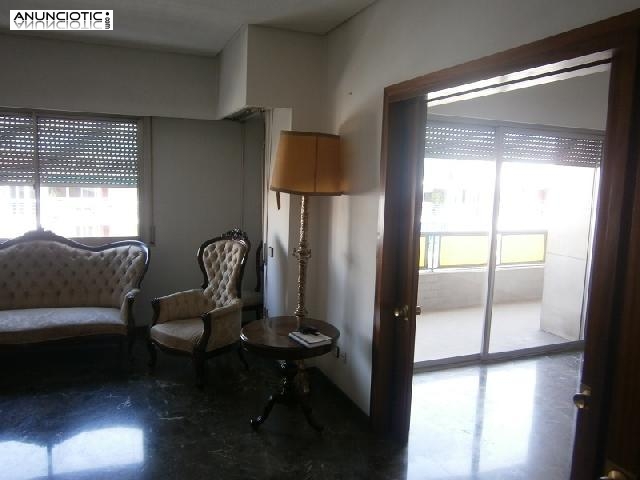 Se vende piso de 212 m en sevilla