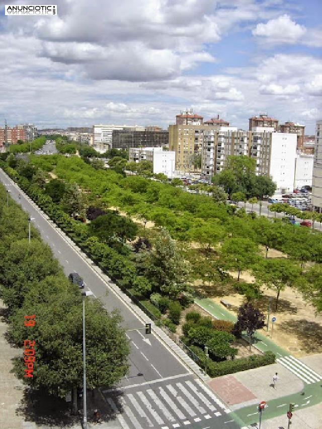 Se alquila ático en el porvenir sevilla con 