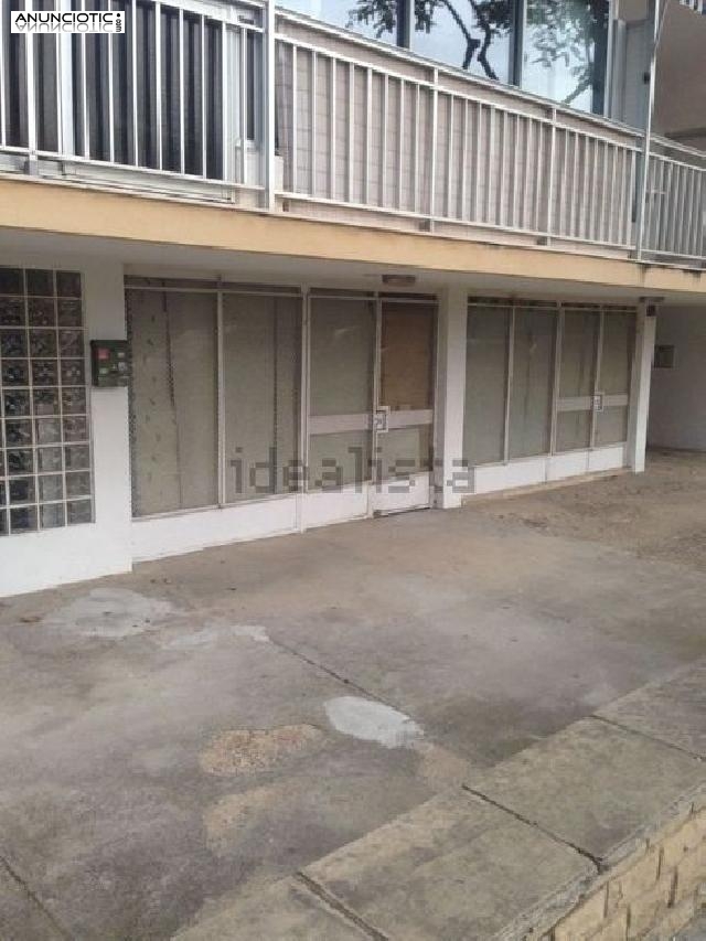 Local comercial en poble de 64 m2