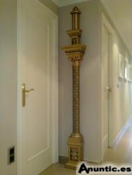 COLUMNA DE MADERA MUY ANTIGUA Y DECORATIVA.