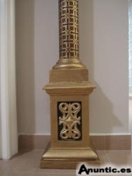 COLUMNA DE MADERA MUY ANTIGUA Y DECORATIVA.