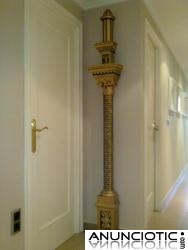 COLUMNA DE MADERA MUY ANTIGUA Y DECORATIVA.