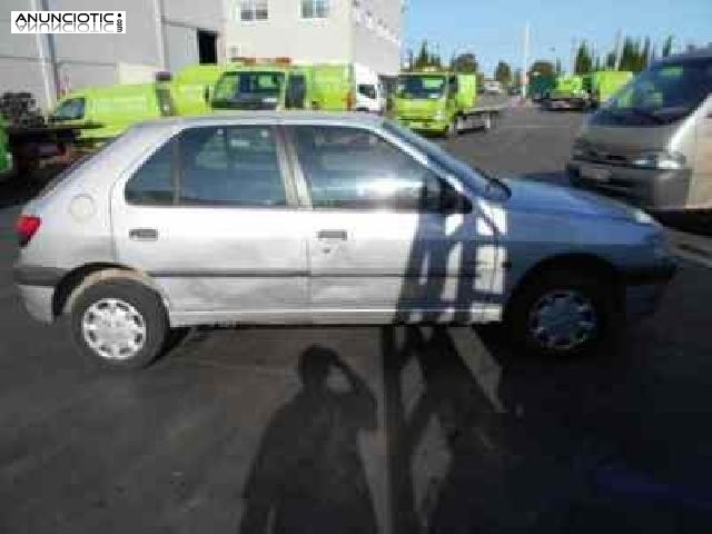 Paragolpes del 336830 peugeot 306