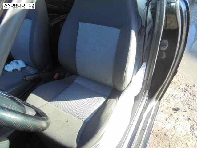 Asiento delantero izquierdo 3741044 seat