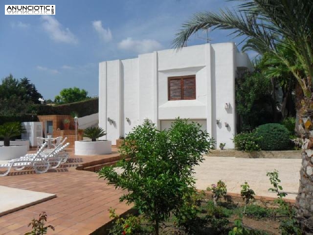 Se vende espectacular chalet independiente en u 