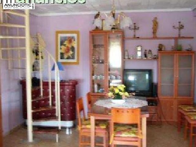 Se alquila y o vende chalet en lliria urbaniza 