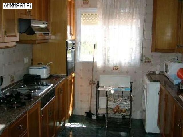 Se alquila y o vende chalet en lliria 