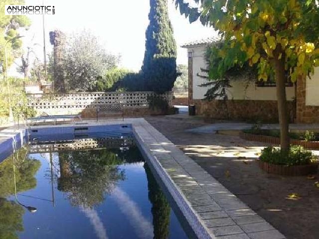 Chalet independiente con piscina