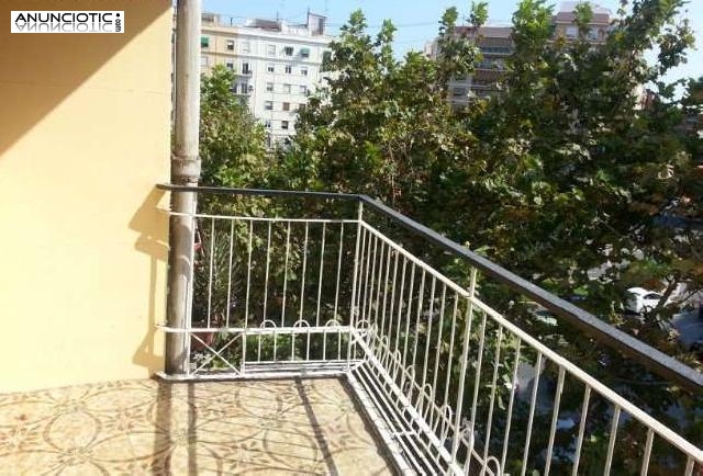 se vende 3º con ascensor muy luminoso en la z