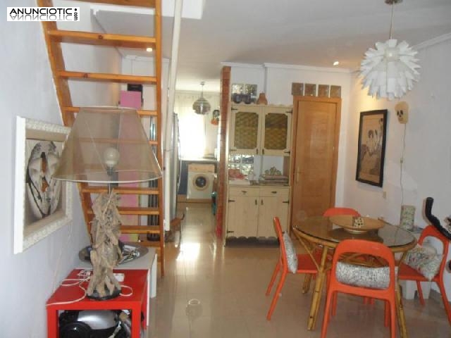 Se vende ático-duplex reformado en zona cabañ