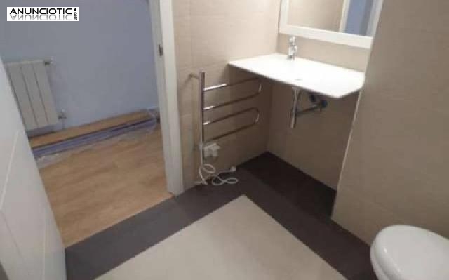 Se vende piso reformado en el botànic