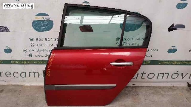 Puerta trasera izquierda 3395600 renault