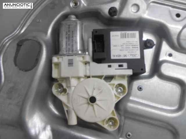 Elevalunas trasero derecho 3221701 ford