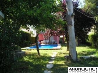 alquilo chalet con piscina