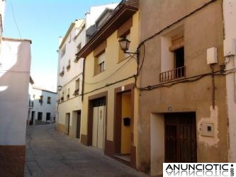 ,,SE VENDE CASA DE 3 PLANTA ,MAS GARAJE Y TRASTERO ,EN CASPE ,ZARAGOZA ,55000 EUROS,,